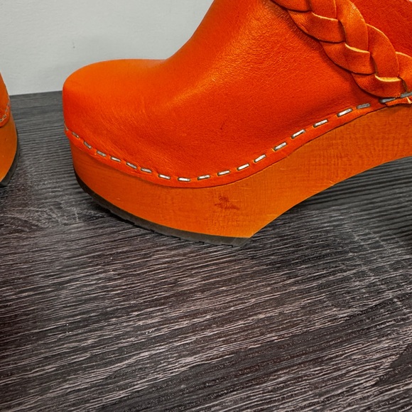 Swedish Hasbeens Orange Platform Clogs - Picture 6 of 7